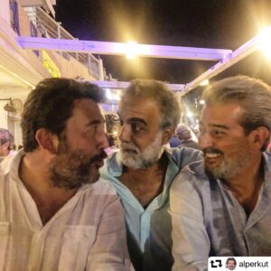 Emre Kınay Instagram - #repost @alperkut
・・・
Muhabbetin kralı vardı dün  gece...
@leventtulek 
@emrekinay