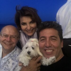 Emre Kınay Instagram - İnsanin iyi ve daha cok kötü gun dostu olacak @drmurate @demetema ce lily gibi🙏❤️❤️😂😂😂😂 Aile parcalarim:)