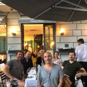 Emre Kınay Instagram - Cok guzel pazar rakisi oldu yahuu @namoglubirol @derya5erler @mervazorlu @cngzzrl hep@olsun guzel@seyler konusalim...