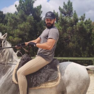 Emre Kıvılcım Instagram - Yeni kararlar yeni yollar👋🏼👋🏼