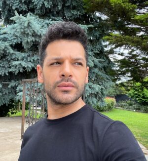 Emre Kıvılcım Instagram - Anlık🤨