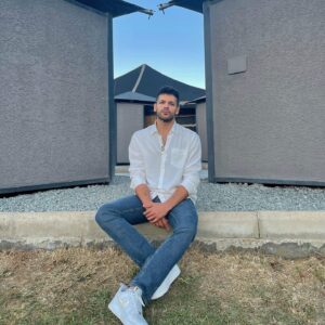 Emre Kıvılcım Instagram - Life must go on.✨