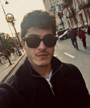 Enes Koçak Instagram - 2024 hepimiz için güzel bi yıl olması dileğiyle 🙏