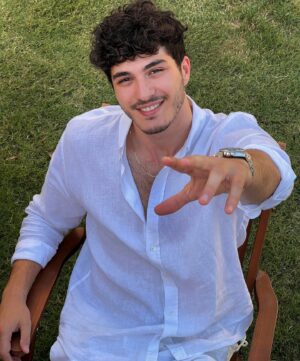 Enes Koçak Instagram - All white