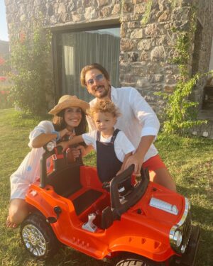Engin Hepileri Instagram - Aşklarım benim, şanslarım.❤️
@beyzasekerci  #cancan