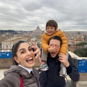 Engin Hepileri Instagram - Aşkla geçen bir yılın ardından herkese mutlu sağlıklı huzurlu bir yıl diliyorum.
#iyiseneler
@beyzasekerci