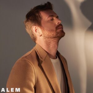 Engin Öztürk Instagram - @alemdergisi 
Röportaj: @ceylanysimsek 
Fotoğraf: @cihanalpgiray 
Styling: @ebrugulcek 
Saç: @nurisekerci
Makyaj: @erkanuluc
Video: @byfatii