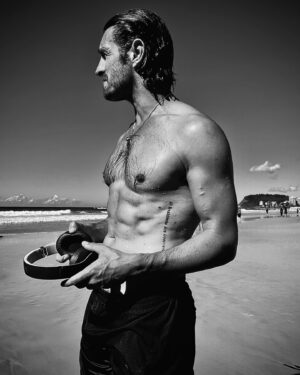 Eoin Macken Instagram - Final last run on these pretty epic Gold Coast beaches, (tomorrow after wrap party tonight any and all running is simply out of the question), gonna miss this part of the world, bring me back anytime #goldcoastappreciationpost