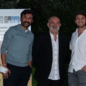 Ercan Kesal Instagram - Nasipse Adayız filmimizin Türkiye prömiyeri İstanbul Film Festivali’nde gerçekleşti! #nasipseadayız @istanbulfilmfestivali_ @ayyapim