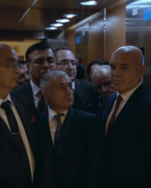 Ercan Kesal Instagram - Nasipse Adayız I 
YÖNETMEN KOLTUĞUNA OTURDUĞUM İLK FİLMİM ‘NASİPSE ADAYIZ’IN TÜRKİYE PRÖMİYERİ İSTANBUL FİLM FESTİVALİ’NDE GERÇEKLEŞTİRİLECEK! 

Dünya prömiyerini pandemi öncesinde Ocak ayında Avrupa’nın önemli festivallerinden Rotterdam Film Festivali’nde yapan, benim yazıp yönettiğim, ilk uzun metraj filmim ‘Nasipse Adayız’ın Türkiye prömiyeri 39. İstanbul Film Festivali’nde yapılacak.  COVID-19 salgını nedeniyle ertelenen İstanbul Film Festivali, Ulusal Yarışması 17-28 Temmuz tarihlerinde sinemaseverlerle buluşacak.  Ulusal Yarışma ödülleri ve Seyfi Teoman En İyi İlk Film Ödülü için yarışacak ‘Nasipse Adayız’ın Türkiye prömiyeri ve festivaldeki tek gösterimi 24 Temmuz Cuma akşamı saat 21.00’de Sakıp Sabancı Müzesi’nde gerçekleştirilecek.
#nasipseadayız #ErcanKesal @ayyapim