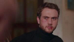 Ercan Kesal Instagram - "Ne güzel aşka düşene demişler!" @iynemliarasbulut @eefekoc @cukurdizi
 #showtv #çukur #cukur #yamac #idris #arasbulutiynemli #ercankesal#kimsinsen