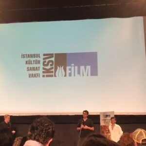 Ercan Kesal Instagram - Nasipse Adayız İstanbul film festivali Ulusal Yarışma’dan En İyi Kurgu Ödülü: ALİ AGA kazandı. @istanbulfilmfestivali_ #nasipseadayız @ayyapim #AliAga