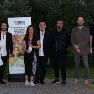 Ercan Kesal Instagram - Nasipse Adayız filmimizin Türkiye prömiyeri İstanbul Film Festivali’nde gerçekleşti! #nasipseadayız @istanbulfilmfestivali_ @ayyapim
