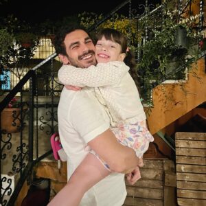 Erdem Kaynarca Instagram - Güzel kalpli Mustafa’m🌿 karşılıksız emek sevgi değildir…
ya da ne kaa ekmek, o kaa köfte..
Bu güzel yolculukta üreten, tüketen herkes iyi ki sizle. İyi ki varsınız. 
Yeni maceralarda görüşmek üzre..
@medyapimresmi 
@korkmabenyanindayim 
@nowtvturkiye 
@fatihaksoyresmi 
@merveegirgin 
@direnc 
@selaley 
@merve_colak 
@muratkerasus
@v_dikmetas