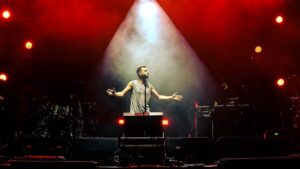 Erdem Yener Instagram - yaşasın festivaller, varolsun Adana, kutlu olsun kebaplar, rock’n’roll foreva!🤘🏻
📷: @ahmettogz01
@adanagenclikfest