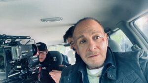 Erdoğan Atalay Instagram - Und es geht wieder weiter !!!! Ab ins Auto und Verfolgung aufnehmen 😂 Dinge die sich zum Glück nicht ändern 😎. …. Grüße … erdogan  #action @rtl_com @action_concept #film #fernsehen #pantoffelkino #alarmfürcobra11