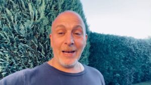 Erdoğan Atalay Instagram - Stefan Richter hat den Indischen FilmFare Award gewonnen für die Action Regie in dem Actionfilm Shershaa ! Congratulations 🍾🎊🎈……. Brother , you are a really a talent and I hope that the European Filmindustrie will find you as well !!!! Good luck and a big hug !!!!!!❤️…….erdogan 😎@stevearoca1967  #filmfareawards #action #film #actiondirector @teamcobraeleven