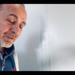 Erdoğan Atalay Instagram - Mal was süßes 🧁…. Grüße aus der Quarantäne….erdogan ! 😎
#fuckcovid  #quarantäne  @teamcobraeleven  #cobraeleven_erdogan