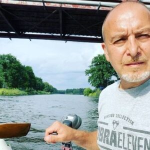 Erdoğan Atalay Instagram - Relax !!!!! Grüße…. erdogan 😎 #boot #relax #cobraeleven  #lake #see #camping #teamcobraeleven @teamcobraeleven