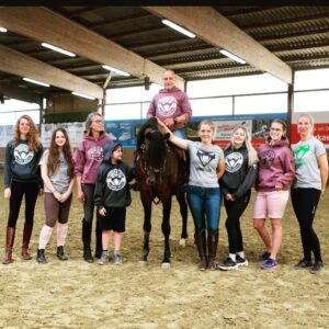 Erdoğan Atalay Instagram - Ab morgen werden die Fotos vom shooting mit uns allen inclusive Daniel Rösner und Birte Glang auf den Stars mit 4 Hufen veröffentlicht! Es war ein tolles shooting! Danke an alle !!!Weitere coole Fotos folgen! Grüße… erdogan 😎@horse.concept @danyroesner @birteglang @maris_cobraeleven @teamcobraeleven #pferde #bestteam #shooting #cobraeleven #alarmfürcobra11 #dieautobahnpolizei