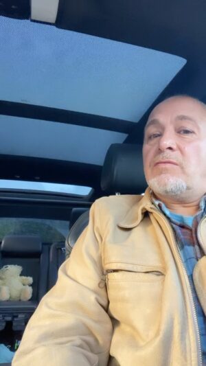 Erdoğan Atalay Instagram - Heute ist Geburtstag 🎁 🧁!!!!!!! Happy Birthday to me 😄….. best wishes for you all….,, erdogan 😎 #happybirthday #geburtstag #geschenke  #torte #cobraeleven_erdogan @teamcobraeleven