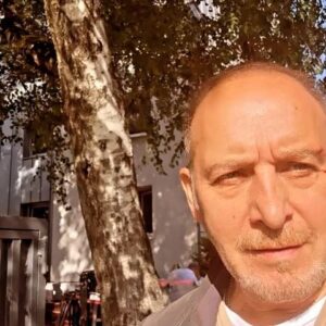 Erdoğan Atalay Instagram - Gleich geht es los …. Grüße…. erdogan 😎 #film #fernsehen @rtl_com @action_concept #stunt #action