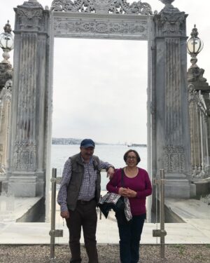 Eren Can Vurucu Instagram - İyi ki Doğdun Canım Anam.Emeğin Ödenemez.Sağlıklı,mutlu yıllarımız olsun.Sevgili Sayın Serpil Vurucu😊 🍰 💐 (Babam Hepsi senin içinde geçerli😊🙏🏻)