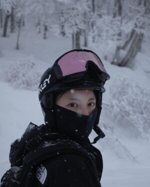 Erena Mizusawa Instagram - スキーをしながら見る景色が好き❄️

まだ下手だけどコツコツ練習して徐々に上達していってるよ⛷️
もっと上手くなりたい！

 #gr3