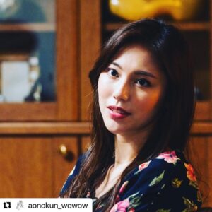 Erena Mizusawa Instagram - 翠ちゃん、怒ってるねえ…
最初から最後まで怖かったよねえ😂

#Repost @aonokun_wowow with @make_repost
・・・
🏠👻
本日の〆投稿は、第９話で、ある意味地獄の様相を呈した刈谷家の面々です🥶
#水沢エレナ さん#しゅはまはるみ さんのまさに『巧み』の芝居で、このクセツヨ家族像が成立しました👏#ホラーラブストーリー に、家族の闇というジャンルが加わり、本当にジェットコースターのよう🎢💥
明日は日曜日🌿心穏やかに過ごしたいものです🍵

#青野くんに触りたいから死にたい
#青野くん　#黒青野
#髙橋ひかる
#刈谷優里　#優里ちゃん
#WOWOW
#幽霊　#憑依
#青野くんドラマ
#毎日がスペシャル
#青野くん場面写真
