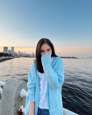 Erena Mizusawa Instagram - 綺麗な空🐬💫🍊

 #横浜
 #海
 #ニット