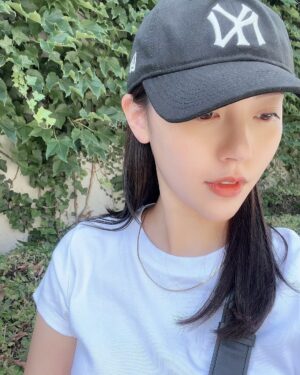 Erena Mizusawa Instagram - 新しいネックレス🤍
少し太めのゴールドは初めてだから、色んなファッションに合わせるのが楽しみ☺️🫶
