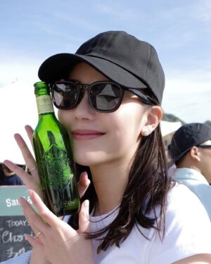 Erena Mizusawa Instagram - 日差しが強くなってきたね☀️
今年も自然と沢山触れ合う夏にしたい🫶🍉

 #夏 #海 #休日 #逗子 #逗子海岸映画祭