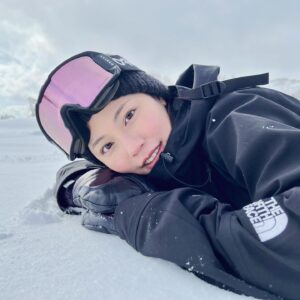 Erena Mizusawa Instagram - もう冬のシーズン終わっちゃうなぁ⛷❄️
楽しかったなぁ☺️
だんだん暖かくなってきて、春を感じるよ🌷

 #ski 
 #hakuba
 #スキー
 #白馬