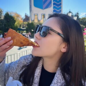 Erena Mizusawa Instagram - 暖かくなってきたのは嬉しいけど花粉すごいね🥹🤧

 #tokyodisneyland 
 #disneyland 
 #tokyo
 #disney
