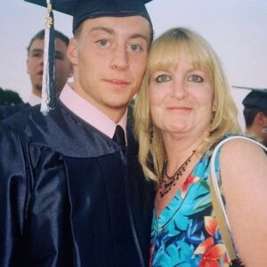 Eric Arndt Instagram - I hate that you’re sick Ma. 😢. It sucks that I can’t hug you today. But in the end I’m so blessed to have you, to see you, & hear you. 🙏🏼 Even at your worst.. you are the best. I love you with all my ❤️ Ma. Happy Mother’s Day