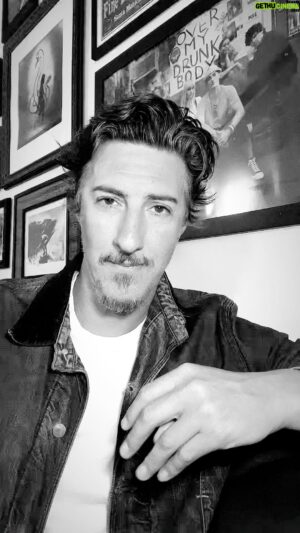 Eric Balfour Instagram - I am the next clue giver for Xavier MarX and the Missing Masterpieces treasure hunt benefitting The International Child Art Foundation. 

Check out more clues and link to purchase the book at @raceforthetreasure