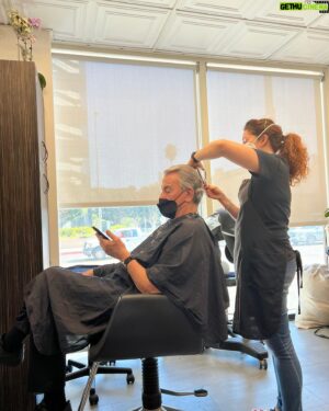 Eric Braeden Instagram - Learning lines too! 💇🏻‍♂️ @adeycakes