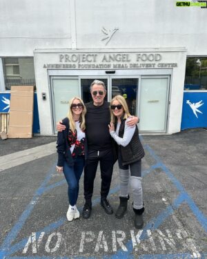 Eric Braeden Instagram - This organization serves free food to thousands of special needs people all over LA COUNTY! It is MELODY’s ( NIKKI’S) 45th anniversary and she wanted to celebrate it here! @projectangelfood  @melodythomassco @lauralee_bell