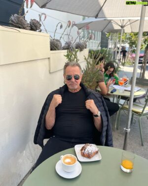 Eric Braeden Instagram - Happy Sunday and thank you for watching our show! 😍🥰