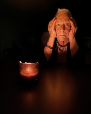 Eric Burdon Instagram - Turn off the lights but leave a candle burning for all of those we’ve lost…

#RIP @paulaorourke333 #TaylorHawkins of #FooFighters

📷 @marianna_burdon 
#Fightclimatechange #EarthHour
#saveenergy 
#pledgeforpeace #peace #candleburning #gonetoosoon