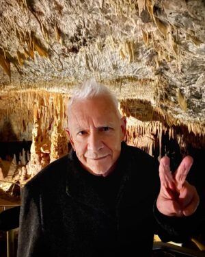 Eric Burdon Instagram - Exploring 1 of the 10 most remarkable caves in Greece!
Going in deep! 📸 @marianna_burdon #Kapsia #GreekCaves #Greece #destination
