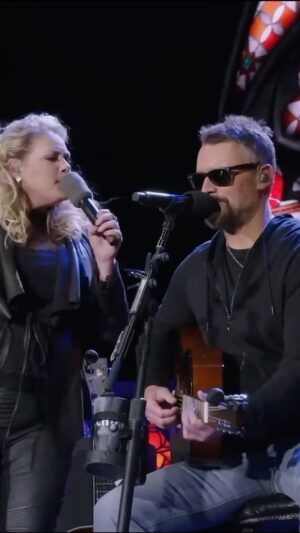Eric Church Instagram - Eric and @joannacotten performing a duet of “Like Jesus Does” at @stagecoach 2024. Watch the full song on YouTube.