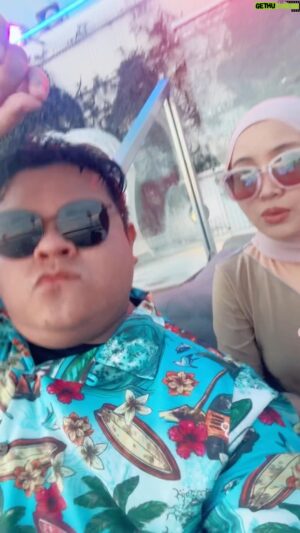 Eric Fuzi Instagram - Abang rasa dance move abang ni dah paling swag dah, tapi satu pun tak sangkut.. hmmm kumpaw

Outfit fav abang ni by @plussizebobrock 

@f8buzz @resortsworldcruises 
#gentingdream #resortsworldcruises #cuticutif8buzz #belayardenganf8buzz 

@erinctj @aidiliahilda @ellyarifin @fieraafendi @nurhayatitahirr @farisha_iris