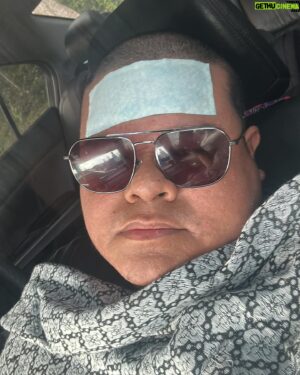 Eric Fuzi Instagram - Tiba2 kena serangan demam yang melampau.. tak boleh nak diri lama, pening, gerak lebih sikit je terus batuk yg sakit kan dada dan tekak, seluruh badan mcm kena cucuk2 dan rasa lemah2 lenguh.. tapi show must go on! Kita main kt belakang je lah.. Get well soon Eric ❤️‍🩹