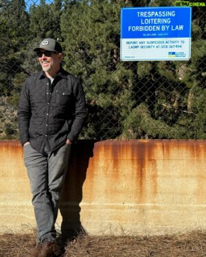 Eric Lange Instagram - Huge thank you to @criquetshirts for gifting me this incredible “shacket.” Is it a shirt? Is it a jacket? It’s the perfect combo. Keeps you toasty when it’s cold and not too hot any other time. And it’s got style, fits trim, not like some boxy tent. Can’t recommend it enough! Off to check out the rest of their lineup! 🙏🏻🙌🏻🫶🏻👏🏻 #CriquetShirts #shacket