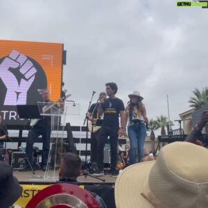 Eric Lange Instagram - This is what #Solidarity looks like! Amazing turnout and vibes at the @sagaftra rally today at Paramount. This was a much needed boost in what has become a vacuum of these “negotiations.” This strike is incredibly hard to weather, but putting us all out there on the streets together has only served to reinforce the love I have for all of my brothers and sisters in this crazy circus life. #StayStrong
