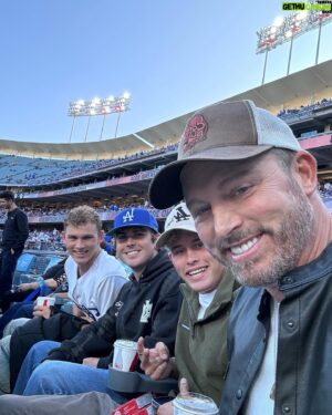 Eric Martsolf Instagram - Took in a game tonight with some boys.
@dodgers @peacock @dayspeacock