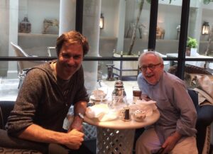 Eric McCormack Instagram - Lunch with my friend #LeslieJordan in London, 2014. RIP you sweet, hilarious man. We all adored you. 💔 #WillandGrace @seanhayes @therealdebramessing @maxmutchnick