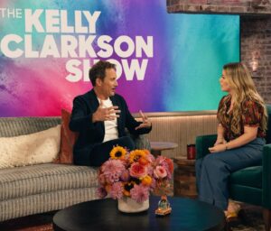 Eric McCormack Instagram - So excited to be on the @kellyclarksonshow tomorrow morning talkin’ about @thecottagebroadway and #JustJack&Will!