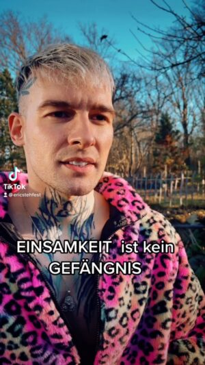 Eric Stehfest Instagram - EINSAMKEIT ist kein GEFÄNGNIS, sondern ein TRAININGSRAUM !!!